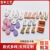 Proveedores de Conejo de Pascua Virutas de Madera Decoraciones Hechas a Mano DIY para Niños Decoraciones de Palillo de Bambú de Colores con Forma