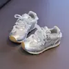 Zapatos para niñas, nueva colección otoño 2026, zapatillas casuales de encaje de lunares a la moda para niños, de suela suave, estilo popular