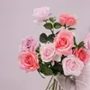 Flor de simulação de alta qualidade, rosa hidratante ao toque, haste única, corola, ornamento para mesa de jantar interna, buquê de mão para casamento