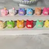 Tamanho pequeno pintura à mão bolinhos família desenho animado fofo resina ornamentos de escritório joias DIY acessórios de carro atacado ins
