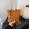 Bolso bandolera tipo cubo casual transfronterizo de gran capacidad, simple, moda otoño 2026, versátil, casual, personalizado, moderno