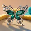 Mariposa Multicolor Nueva Moda Broche de Mariposa con Pedrería Pin de Insecto de Aleación Personalizado Accesorios Elegantes para Ropa Venta al por Mayor