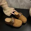 Sapatos fechados fofos e descolados estilo Birkenstock para mulheres, para uso externo no outono, nova moda 2026, versáteis, que aumentam a altura, mocassins de calçar