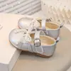 Zapatos de Cuero Plateados para Niñas 2026 Primavera y Otoño Nuevos Mocasines Mary Jane Infantiles Zapatos sin Cordones de Suela Suave para Niñas
