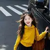 Ropa infantil para niñas 2026 otoño nuevo estilo, conjunto de atuendo extremadamente elegante y de alta gama, conjunto de sudadera con capucha y cremallera amarilla