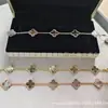 Pulsera de Nácar Gris Natural de Trébol con Flores de Doble Cara de Gran Venta, Joyería de Lujo Ligero con Acabado de Alta Gama, Suministro Directo desde la Fuente