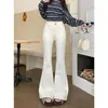 Foto real Outono inicial novo jeans hot girl off-white micro flare feminino cintura alta modelagem slim fit valoriza a silhueta calça longa flare elástica linha A