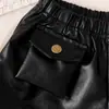 Conjunto de duas peças preto em couro para bebê menina: jaqueta curta com gola reversível + shorts de couro com bolso cargo, estilo biker moderno para meninas