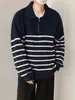 Suéter casual a rayas para hombre, polo holgado estilo coreano con media cremallera elegante y colores contrastantes, chaqueta de punto