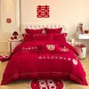 Conjunto de quatro peças de casamento vermelho vivo de alta qualidade com bordado de dragão e fênix chineses, colcha de algodão para casa nova, roupa de cama de casamento 100% algodão