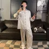 Nuevo Conjunto de Pijama de Manga Larga con Cuello Campana de Seda Helada para Hombre, Primavera y Otoño, Ajuste Holgado, Ropa de Casa Juvenil