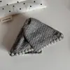 Pinza de Garra Triangular de Espiga de Perro en Blanco y Negro Pasador de Pelo Pinza de Pelo Grande para Mujeres Accesorio para el Cabello de la Parte Posterior de la Cabeza