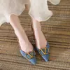 Sandalias de Verano 2025 Nuevo Estilo Semi-Cubiertas para Mujer, Tacones Altos de Tacón Delgado, Punta Fina Retro, Tacones Altos de Una Correa Trasera Descubierta