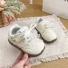 Sapatos de Bebê para Meninas 2026 Outono Antiderrapante Solado Macio Couro Sapatos Casuais Fofos Boneca Coelho Bebê Criança Pequena Sapatos para Caminhar