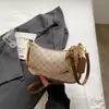 Bolso de mano sencillo y casual para mujer, nueva colección otoño 2026, bolso cruzado elegante y único, bolso de hombro casual, bolso cuadrado pequeño para uso diario