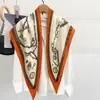 Novo Lenço Triangular de Outono e Inverno Lenço Retrô de Espinha de Peixe de Alta Qualidade Lenço Decorativo para Combinar com Camisa Feminina Lenço Xale