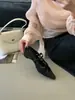Sandálias Mary Jane Trançadas Vazadas com Tira para Mulheres, Bico Fino, Bico Fechado, Slip-On, Aumenta a Altura, Novo para a Primavera de 2026