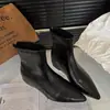 Botines de moda para aumentar la altura 2026 otoño e invierno nuevo estilo botas delgadas de cuero suave estilo coreano botines de punta para mujer