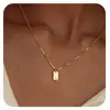 Grabado metálico geométrico de fuente transfronteriza 26 letras inglesas cuadrado marca colgante collar de dama collar de acero de titanio
