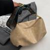 Bolso Grande de Mujer Otoño/Invierno 2026 Nuevo Diseño de Nicho Vintage Correa Ancha Bolso de Hombro Cruzado Bolso de Empanada Plisado