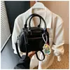 Bolsa Concha de Verão Super Popular Transfronteiriça Bolsa Feminina 2025 Nova Quente Bolsa de Ombro Estilo Coreano Textura Versátil Bolsa Transversal