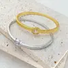 Pulseira de Luxo Leve Transfronteiriça, Tendência de Moda Europeia e Americana, Pulseira de Precisão Galvanizada para Mulheres, Pulseira Feminina Estilosa e Versátil