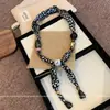 Serie de Colores Maillard ~ Collar de Bufanda de Seda con Estampado de Leopardo Retro Diseño de Nicho para Mujer Cadena de Suéter Accesorios de Bufanda de Seda con Cuello Halter