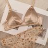 Sexy Transfronteiriço Sensação de Alta Qualidade Francês Fino Sem Marcas Cetim Sem Aros Sutiã Peito Grande Pequeno Conjunto de Lingerie Confortável