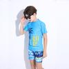 Novo maiô para meninos 2025, conjunto de duas peças com meia manga e estampa casual, secagem rápida, primavera quente