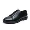 Sapatos masculinos de couro com cadarço, tamanho grande, para uso transfronteiriço, sapatos masculinos formais casuais de bico fino, estilo britânico, mocassins masculinos versáteis vintage