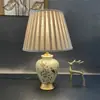 Lámpara de mesa de cerámica de porcelana azul y blanca estilo chino, iluminación decorativa para sala de estar y dormitorio, decoración del hogar retro y minimalista, hierro