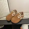 Sapatos Birkenstock retrô com plataforma alta, cobertura total, para mulheres, novo estilo outono 2026, versáteis com saias, mocassins de calçar