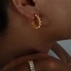 Aretes elegantes de nicho francés para socialité que no se desvanecen, diseño retro, aretes de perlas artificiales con incrustaciones de diamantes, aretes chapados en oro de 18 quilates