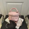 Bolso de Mano Cuadrado Pequeño de Lujo Ligero Estilo Francés al por Mayor para Mujer, Bolso de Hombro Nuevo Otoño 2025 con Cadena a Cuadros, Bolso Cruzado para Viajes