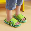 Chinelo Infantil Novo de Verão Sapatos Infantis Chinelo de Dinossauro de Desenho Animado Chinelo Infantil de Sola Macia Antiderrapante Chinelo Masculino e Feminino