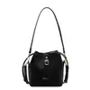 Bolsa de cubo suave de PU de alta gama al por mayor para mujer 2025 Nueva moda moderna Bolso de hombro versátil Bolso cruzado estilo occidental