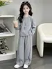 Conjunto de Sudadera Casual Sencilla para Niñas 2026 Primavera y Otoño Nueva Moda Deportiva Conjunto de Dos Piezas Holgado Elegante