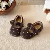 Sapatos Peludos de Bolinhas para Meninas para Uso Externo 2026 Outono/Inverno Novo Estilo Sapatos de Algodão Quentinhos com Pelúcia para Meninas Indoor e Outdoor