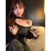 Venta al por mayor transfronteriza Elegantes Tops de Alta Gama de Estilo Francés Ajustados para Mujer, Camiseta Básica de Cuello Halter con Plumas y Hombros Descubiertos