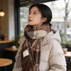 Bufanda Chal de Punto Cálido Versátil a Cuadros para Mujer Moda Coreana Estudiante Navidad Bufanda de Cachemir Sintético Suave y Acogedora