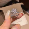 Anillo Abierto de Flor con Circonita Bañado en Oro Real de 18 Quilates, Anillo para Dedo Índice de Estilo de Nicho de Lujo Ligero de Gama Alta, Accesorio de Mano Versátil y Elegante
