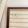 Brincos Triangulares de Design Nicho Estilo Japonês e Coreano para Mulheres, Luxo Leve, High-End Ins Cool Versátil Brincos de Tarraxa Geométricos