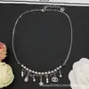 26 Modelo Nuevo Más Vendido Collar Chanel de Múltiples Accesorios con Doble C Incrustado de Diamantes y Perlas con un Toque de Lujo, Lujo Ligero, de Marca, Auténtico, Fotos Reales