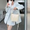 Bolso Estilo Coreano Mujer 2025 Nuevo Cuero Genuino de Alta Gama Patrón Lichi Bolso Tipo Cubo Portátil Hombro Combinable Bandolera Bolso de Mujer