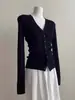 Elegante cárdigan de punto negro con cuello en V adelgazante estilo francés para mujer, chic de principios de otoño, top básico ajustado de manga larga