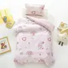 Juego de ropa de cama de algodón con estampado de dibujos animados de tres piezas para jardín de infantes, juego de seis piezas totalmente de algodón para la siesta del bebé y ropa de cama para lactantes