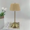 Luminária de Mesa Recarregável Plissada Nórdica Decoração de Quarto Atmosfera Moderna Simples Luminária de Mesa Estilo Europeu Quarto Principal Cabeceira Luz Noturna