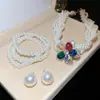 Aretes de Flor con Perlas y Pedrería, Pulsera, Collar, Juego de Joyería, Estilo Francés de Lujo Ligero, Accesorios de Alta Gama para Mujer