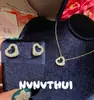 Joyas: Collar con forma de corazón y tachuelas de diamantes, Caja de regalo para mejores amigos, Juego de pendientes brillantes con forma de corazón y diamantes