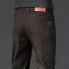Pantalones casuales de alta gama para hombre, corte recto ajustado, primavera y otoño 2026, pantalones de vestir burdeos, versátiles y modernos